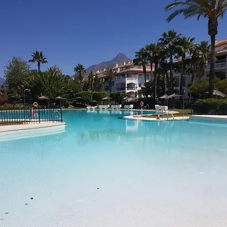 Puerto Banus 2 Rooms, 4 Personas Bajo Con Jardin Apartment *